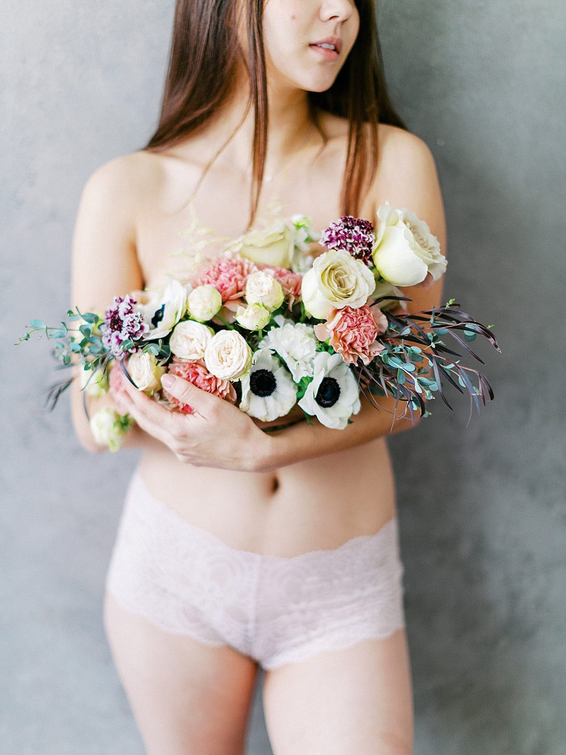 https://www.pressedflowersboudoir.com/wp-content/uploads/2020/05/indoor-boudoir-session-with-colorful-florals_0221-1125x1500.jpg