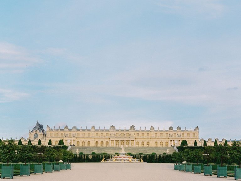 https://www.pressedflowersboudoir.com/wp-content/uploads/2020/10/gardens-of-versailles-outdoor-boudoir_0425-768x578.jpg