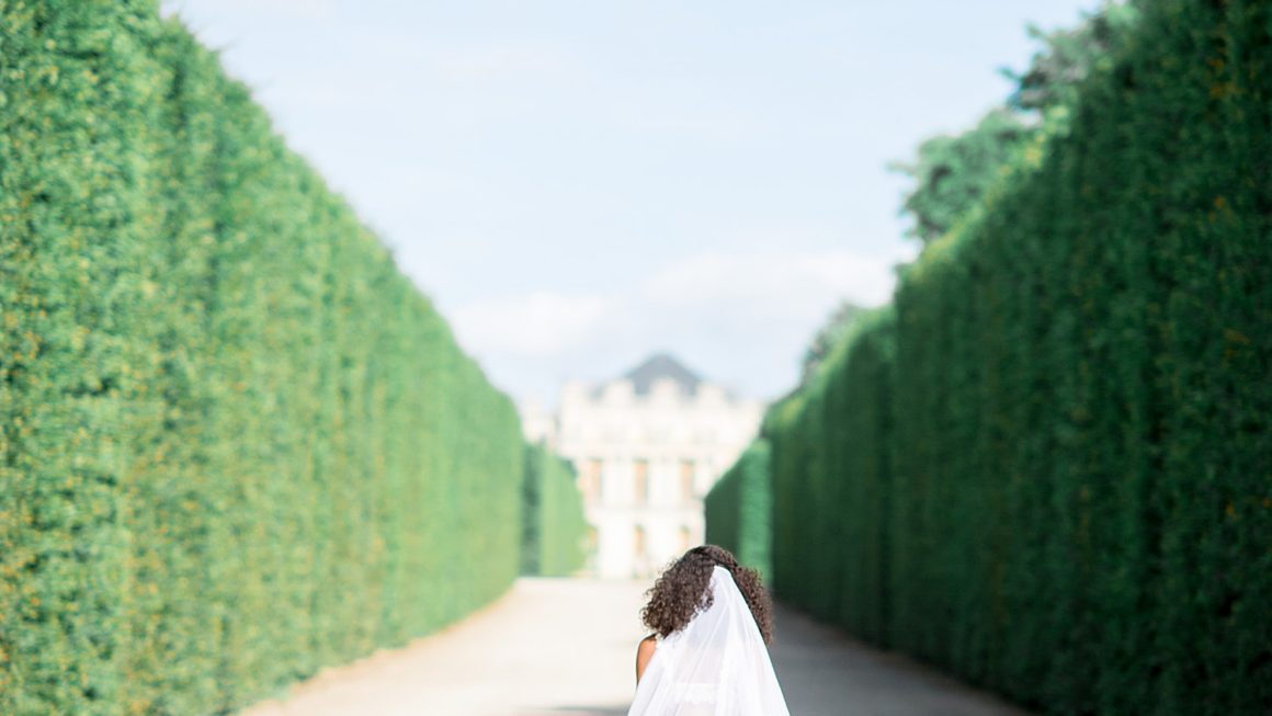 https://www.pressedflowersboudoir.com/wp-content/uploads/2020/10/gardens-of-versailles-outdoor-boudoir_0436-1160x653.jpg