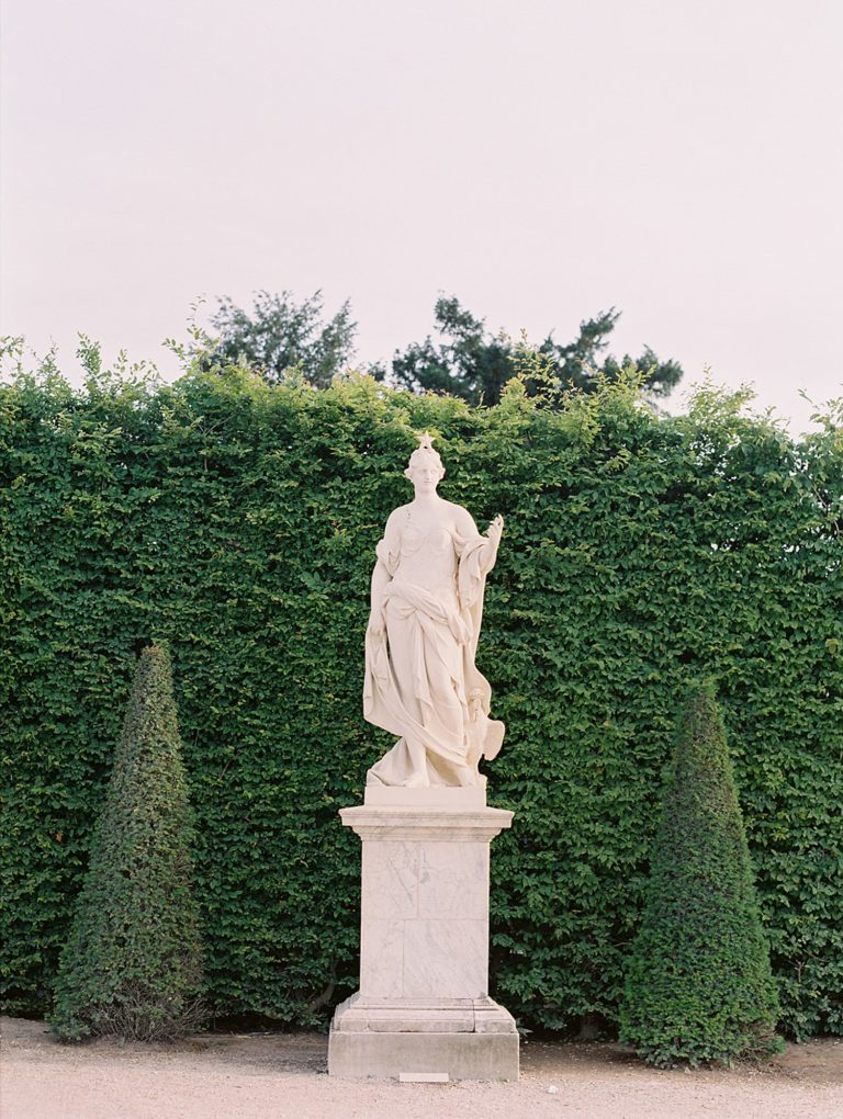 https://www.pressedflowersboudoir.com/wp-content/uploads/2020/10/gardens-of-versailles-outdoor-boudoir_0438-768x1020.jpg