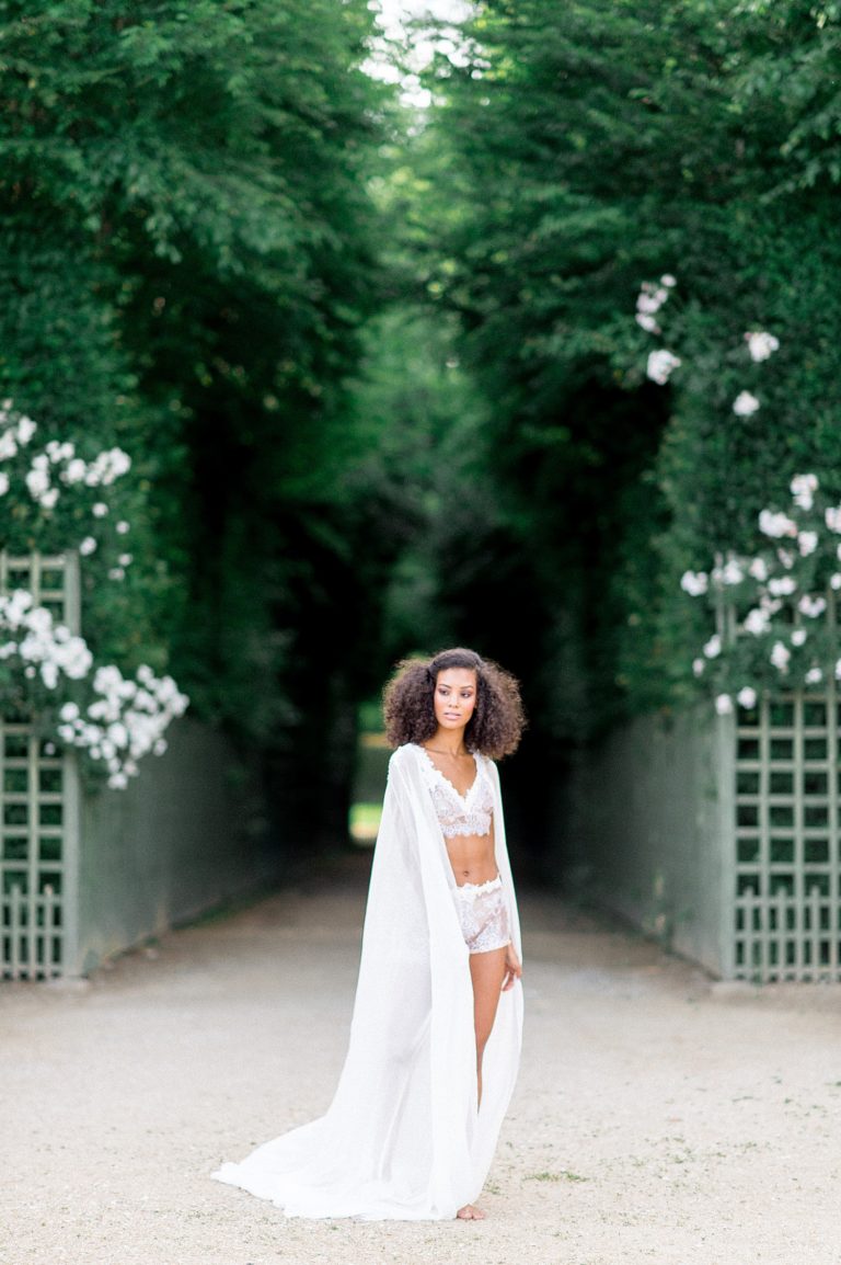 https://www.pressedflowersboudoir.com/wp-content/uploads/2020/10/gardens-of-versailles-outdoor-boudoir_0439-768x1154.jpg