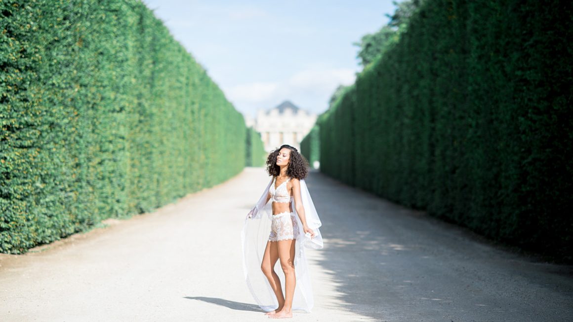 https://www.pressedflowersboudoir.com/wp-content/uploads/2020/10/gardens-of-versailles-outdoor-boudoir_0441-1160x653.jpg