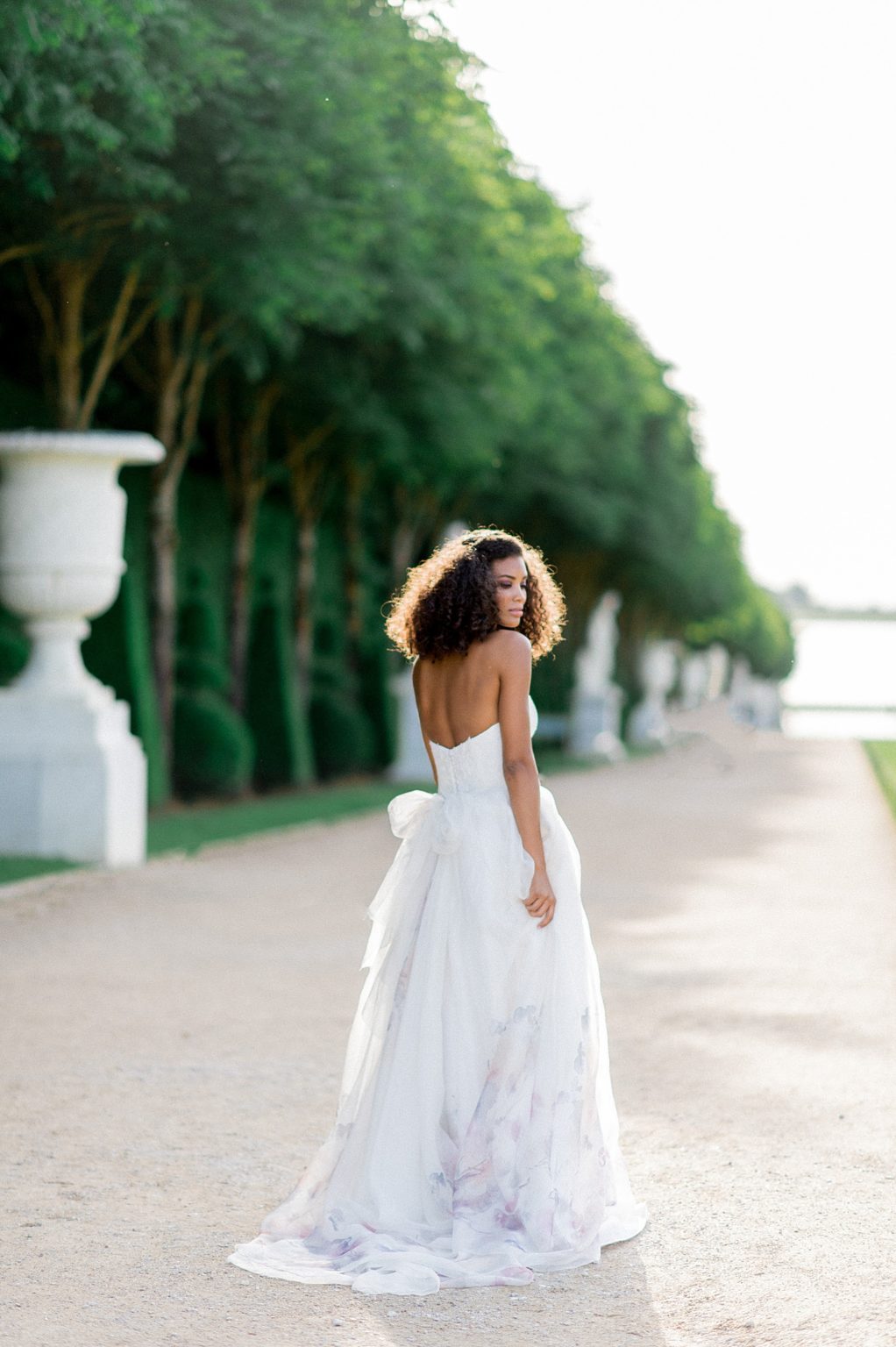 https://www.pressedflowersboudoir.com/wp-content/uploads/2020/10/gardens-of-versailles-outdoor-boudoir_0446-1022x1536.jpg