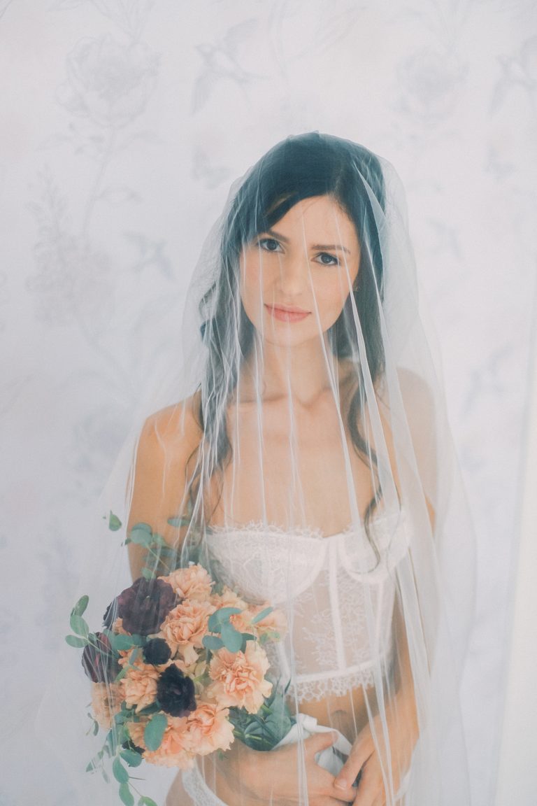 https://www.pressedflowersboudoir.com/wp-content/uploads/2021/07/bridal-boudoir-session_1254-768x1152.jpg