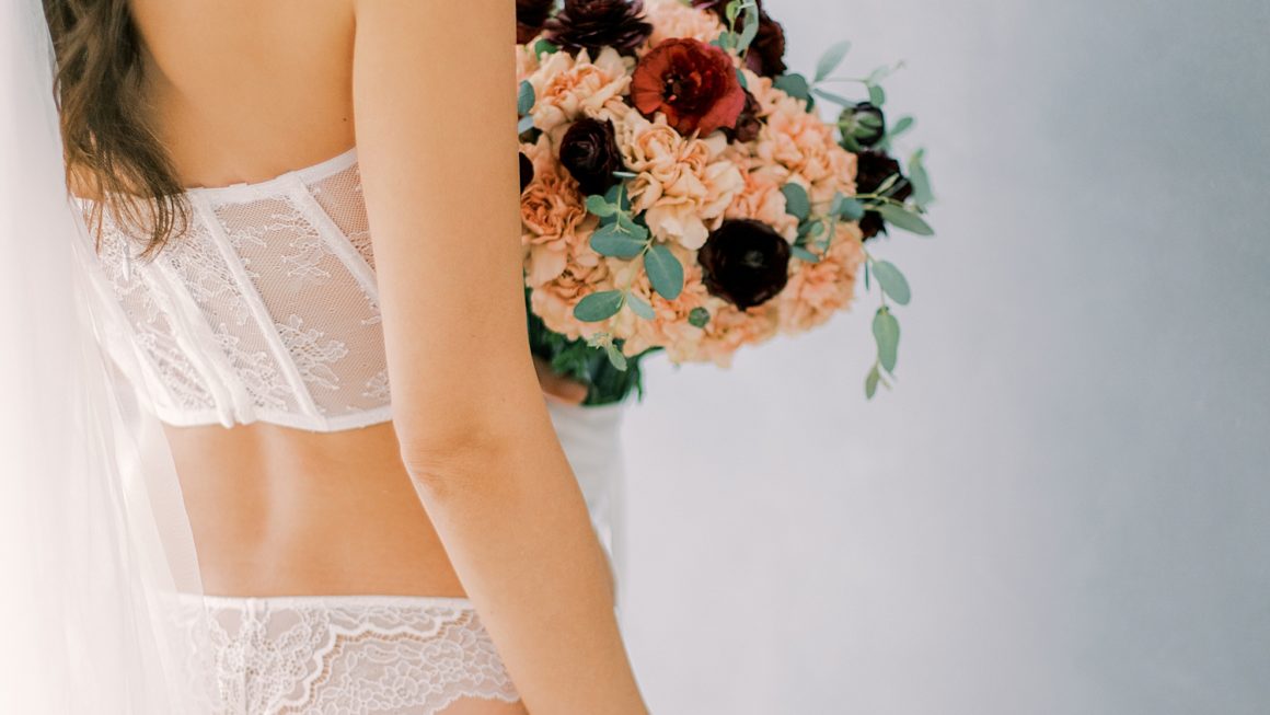 https://www.pressedflowersboudoir.com/wp-content/uploads/2021/07/bridal-boudoir-session_1255-1160x653.jpg