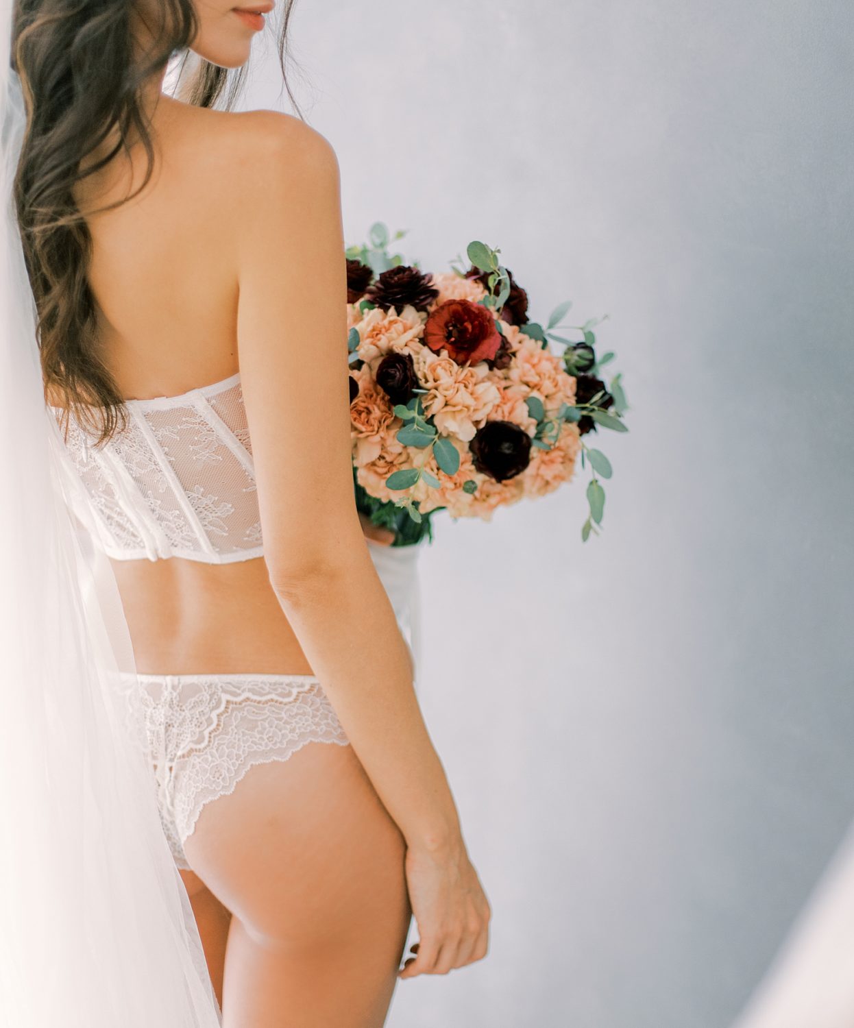 https://www.pressedflowersboudoir.com/wp-content/uploads/2021/07/bridal-boudoir-session_1255-1246x1500.jpg