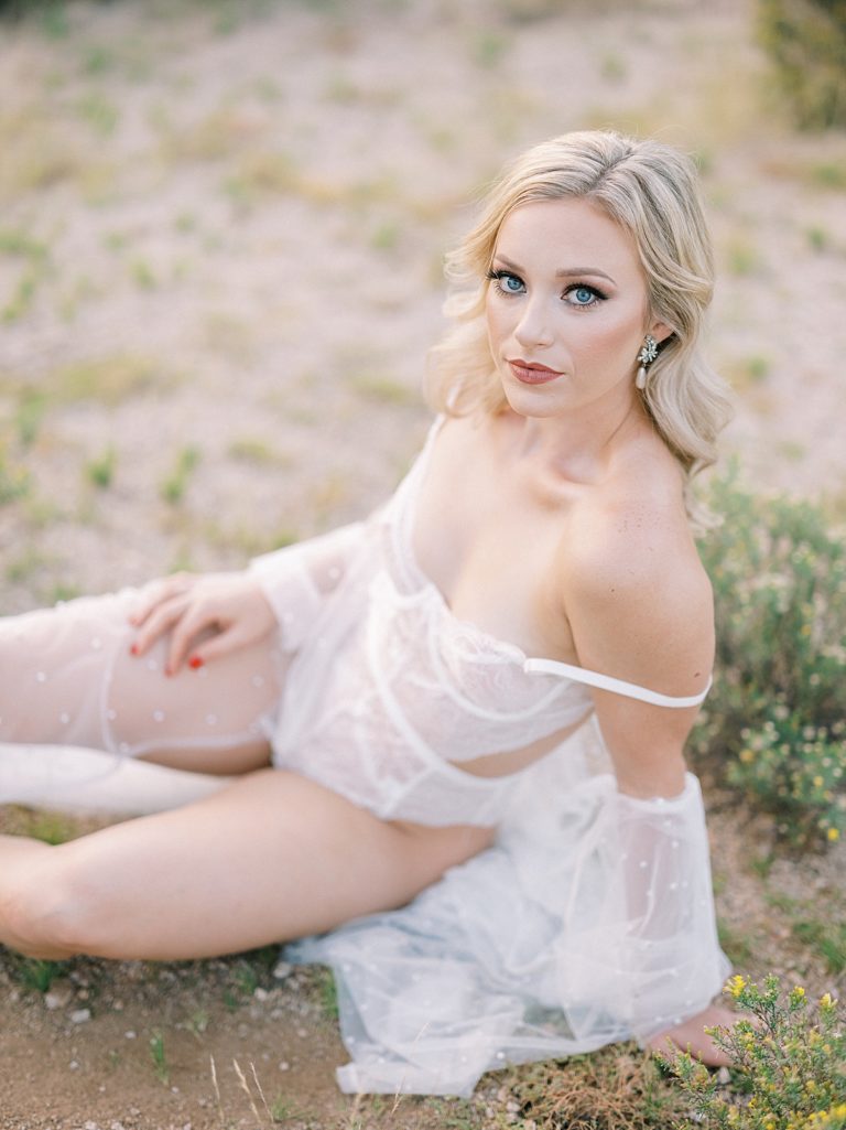 https://www.pressedflowersboudoir.com/wp-content/uploads/2022/02/desert-bridal-boudoir_1648-768x1025.jpg