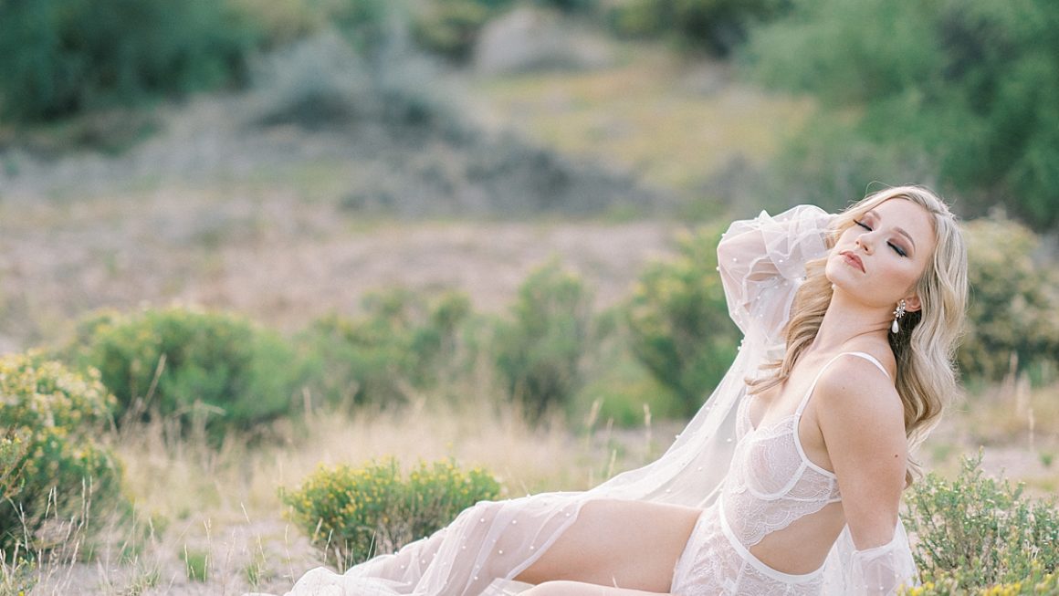 https://www.pressedflowersboudoir.com/wp-content/uploads/2022/02/desert-bridal-boudoir_1650-1160x653.jpg