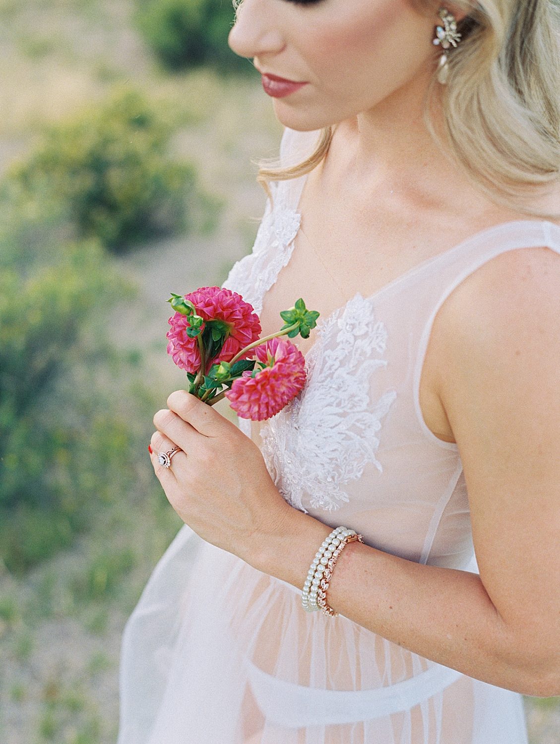 https://www.pressedflowersboudoir.com/wp-content/uploads/2022/02/desert-bridal-boudoir_1653-1129x1500.jpg