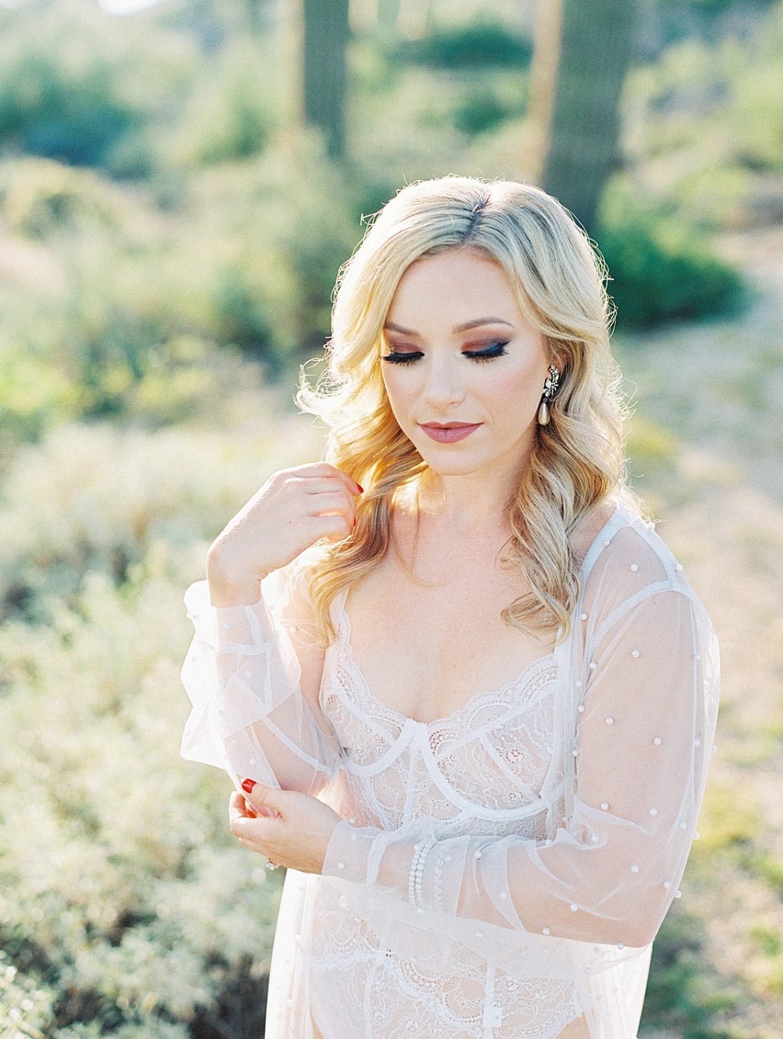 https://www.pressedflowersboudoir.com/wp-content/uploads/2022/02/desert-bridal-boudoir_1656-1131x1500.jpg