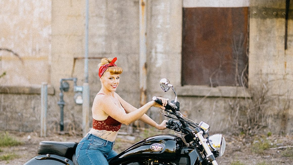 https://www.pressedflowersboudoir.com/wp-content/uploads/2022/04/motorcycle-nude-boudoir-photography_1957-1160x653.jpg