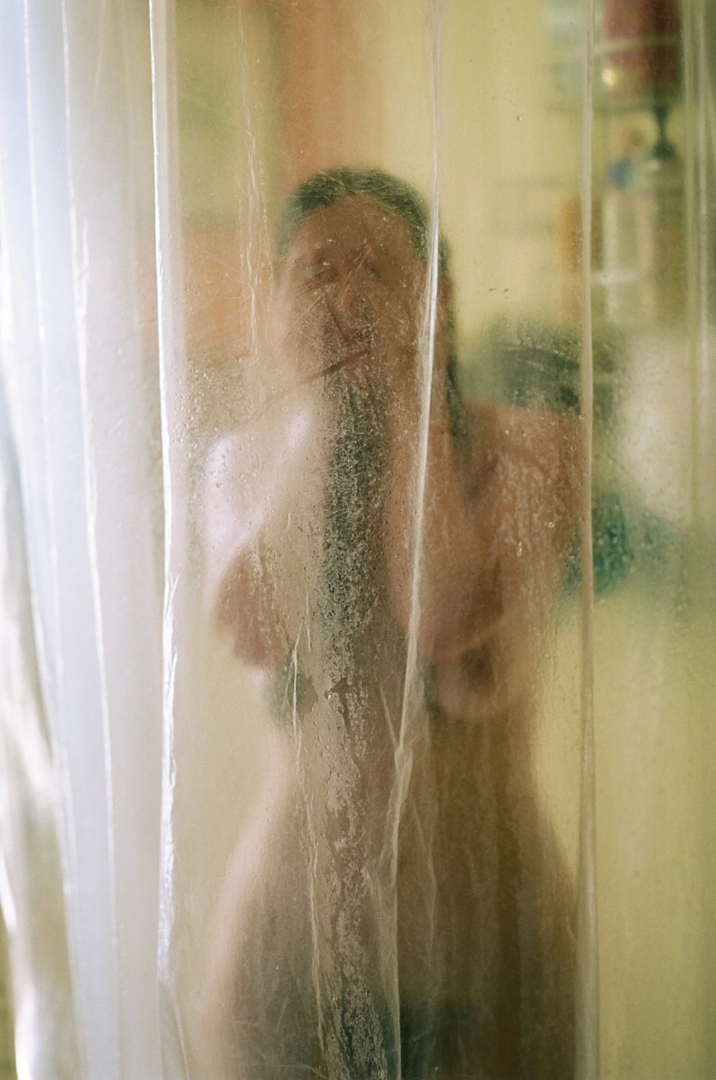 https://www.pressedflowersboudoir.com/wp-content/uploads/2022/04/nude-shower-boudoir-photography_1949-1018x1536.jpg