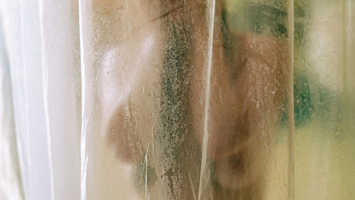 https://www.pressedflowersboudoir.com/wp-content/uploads/2022/04/nude-shower-boudoir-photography_1949-1160x653.jpg