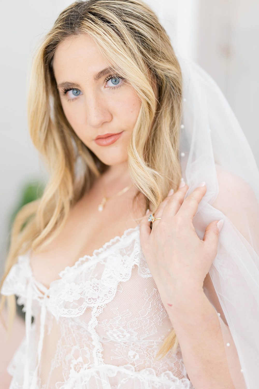 https://www.pressedflowersboudoir.com/wp-content/uploads/2022/06/classic-bridal-boudoir_2324-1000x1500.jpg